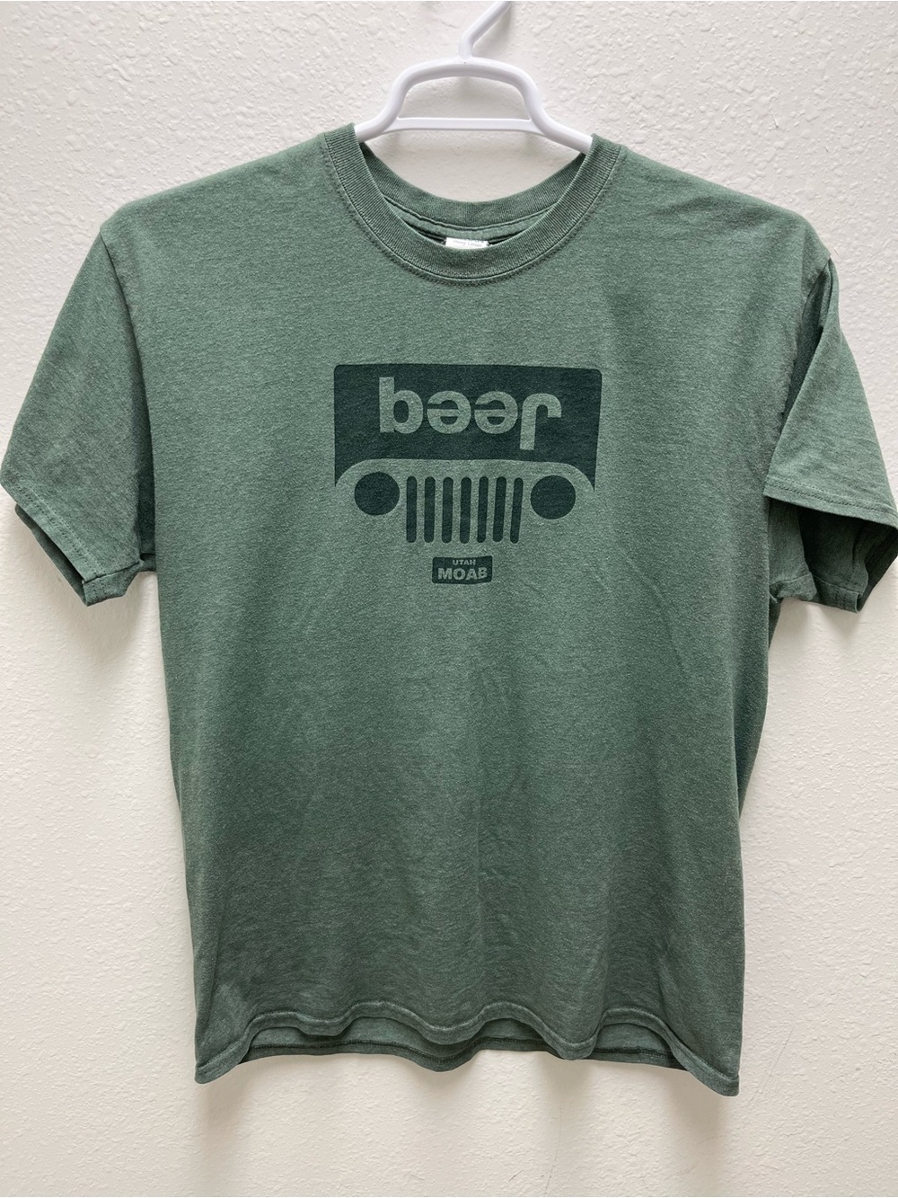 Gildan Green Jeep Moab Utah Graphic Print Men's Size L